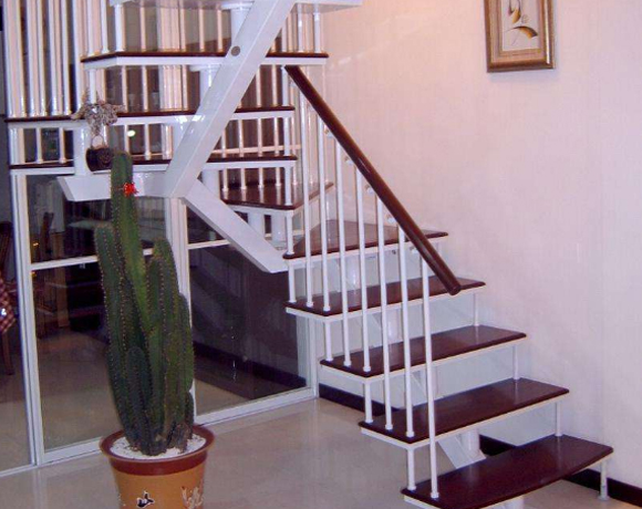 钢结构楼梯安装展示